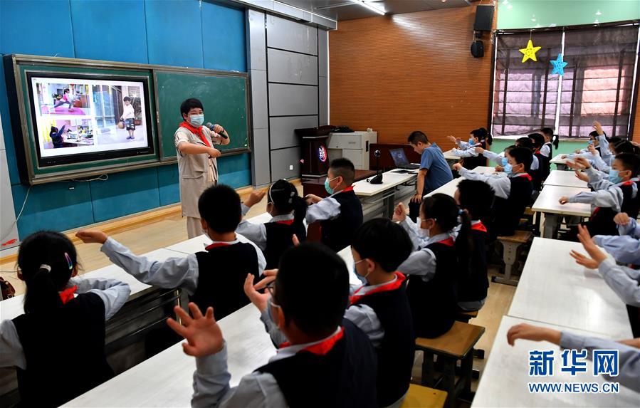 (新华全媒头条·图文互动)(18)“美丽的中国梦属于你们”——以习近平同志为核心的党中央关心少年儿童工作纪实 (新华全媒头条·图文互动)(18)“美丽的中国梦属于你们”——以习近平同志为核心的党中央关心少年儿童工作纪实