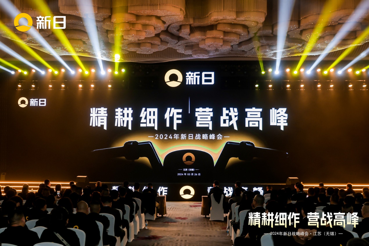 城市的夜景

中度可信度描述已自动生成