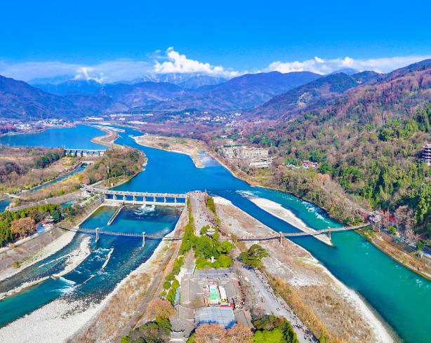 俯瞰都江堰全貌。人民网记者 欧阳易佳摄