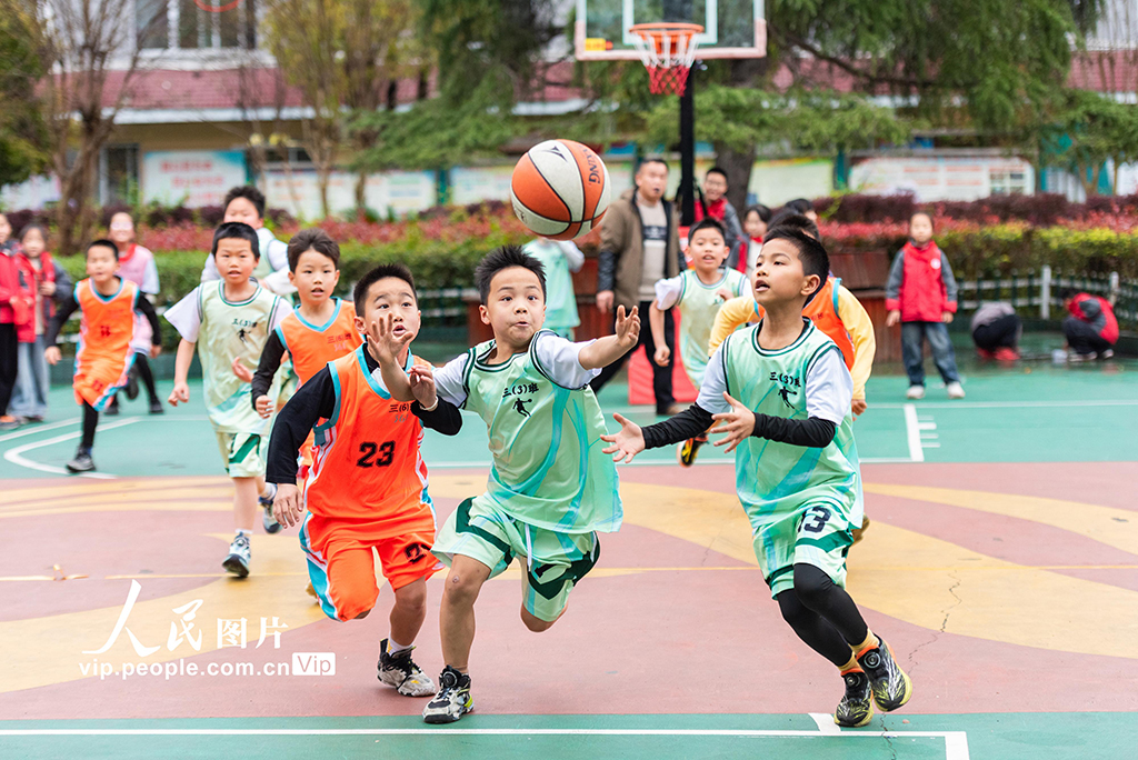 贵州天柱：篮球少年 赛场争锋