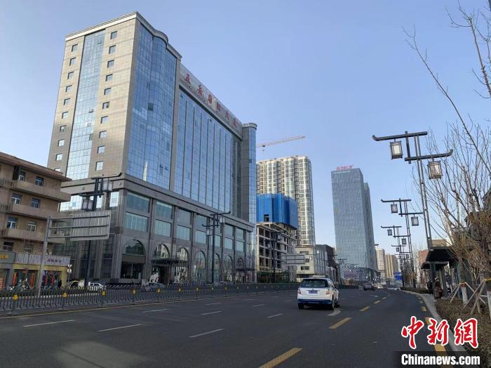 山西多地遭遇大风和沙尘天气部分地区或将持续扬沙天气