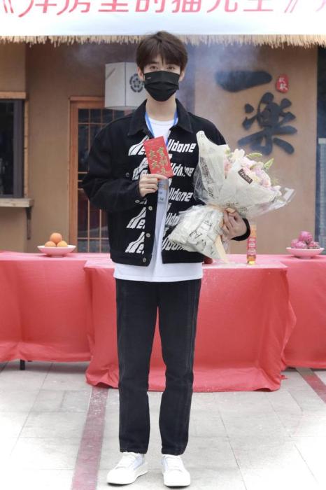 点击进入下一页