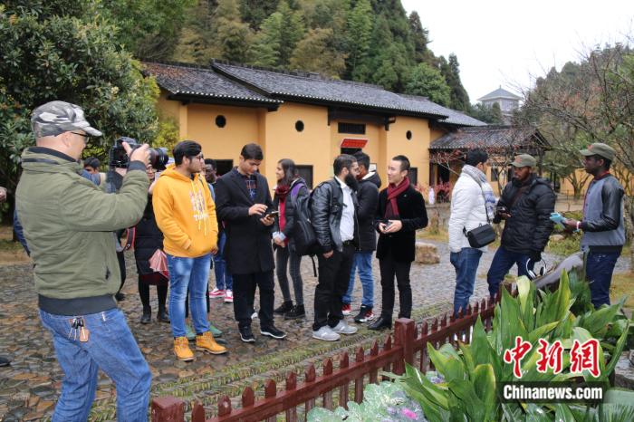 点击进入下一页