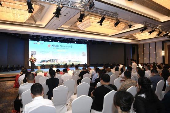 点击图片翻到下一页>> 一家人,一世界——2022年第四届鼎翰公益健步走活新闻发布会成功举行