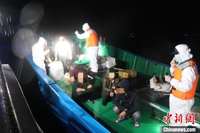 福建宁德查获1起“台杂货”走私案抓获涉案人员6名