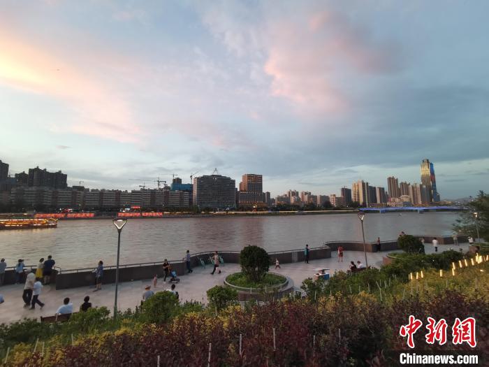 兰州百日千场音乐展演启幕黄河岸畔唱“黄河”展城市魅力