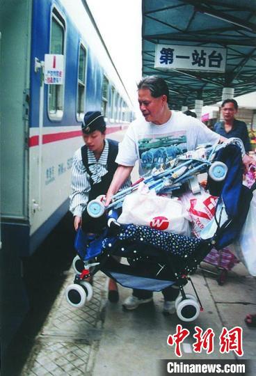 沪港列车25年情暖“沪港人”