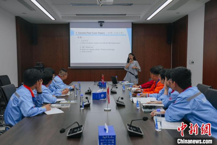 浙江产业工人“转型记”:整合教育资源破除单打独斗