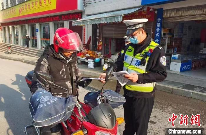 云南昭通辅警毛利川在处理交通事故时不幸牺牲