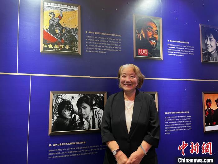 祝希娟出席主题展启动仪式 张芹 摄