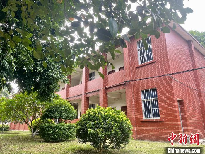 图为修缮后的宿舍楼。　黄令妍 摄