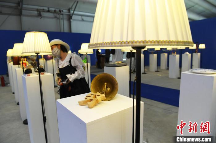 图为谐音梗艺术展。 陈超 摄 图为谐音梗艺术展。 陈超 摄