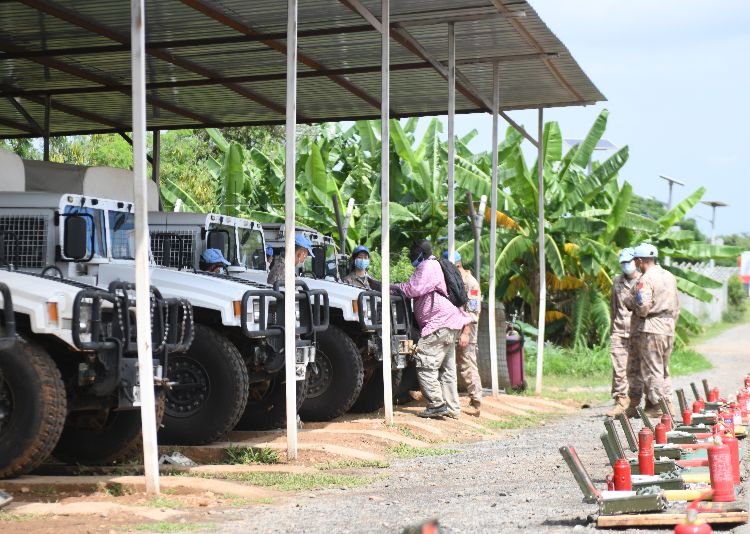 核查组检查装备战技术水平。维和步兵营供图