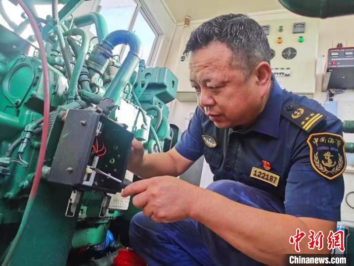 长江中游持续高温海事部门强化危化品船舶监管