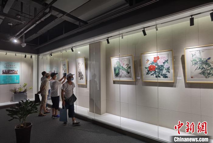 对话中青年海派艺术家:东学西“技”西学东“意”
