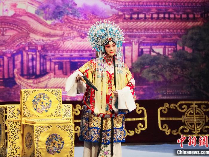 京剧名家王艳表演《贵妃醉酒》。受访者提供 京剧名家王艳表演《贵妃醉酒》。受访者提供