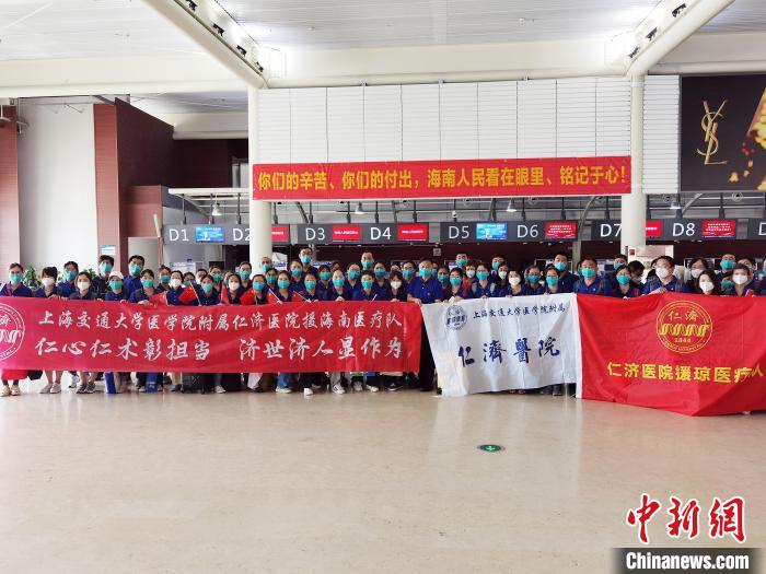 东航4架宽体机再飞海南，从三亚接1009名上海医护凯旋。　东航供图