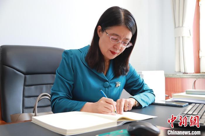 全国模范教师于秀娟：“你未必光芒万丈，但一定温暖有光”