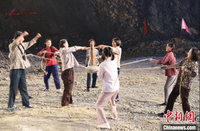 重现北京十三陵水库建设者风采电影《九兰》全国公映