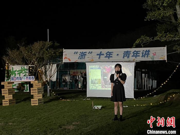 “理论后备箱”宣讲现场。　象山县委宣传部供图