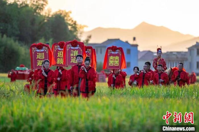浙江宁海:“十里红妆”嫁女再现婚俗盛景