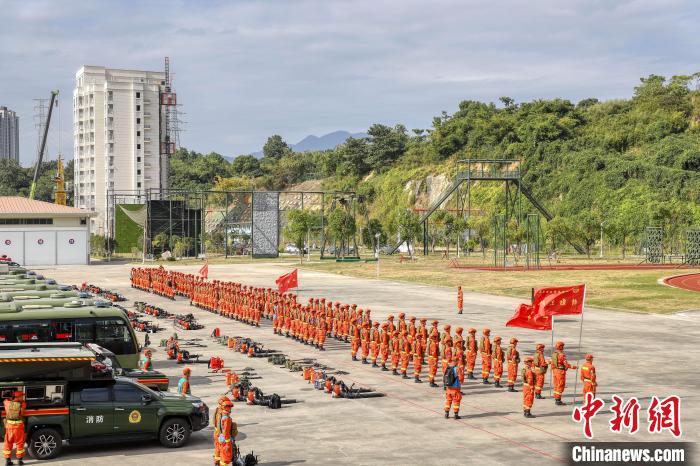 福建森林消防强化拉动演练锤炼实战能力