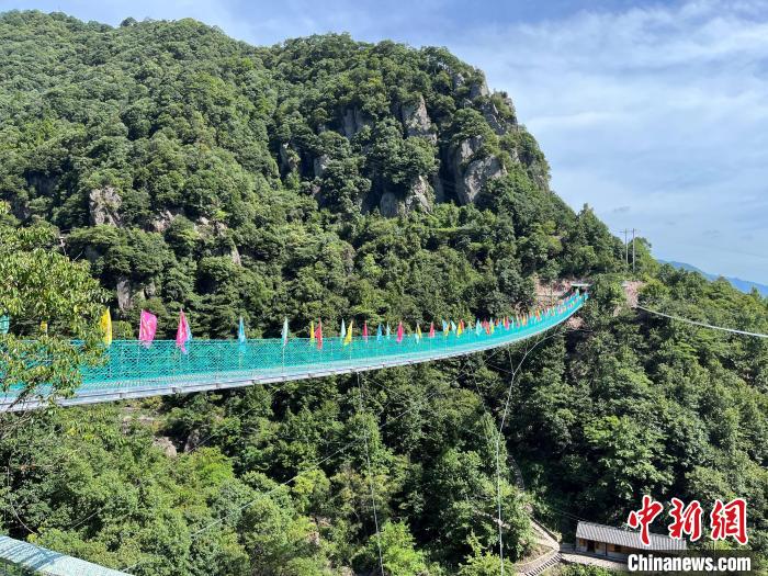 钢网索桥。　胡宇辉供图