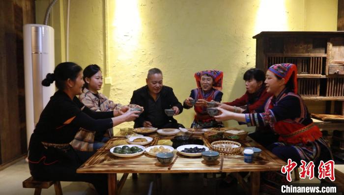 湖南江永:瑶山油茶推动夜经济“热”起来