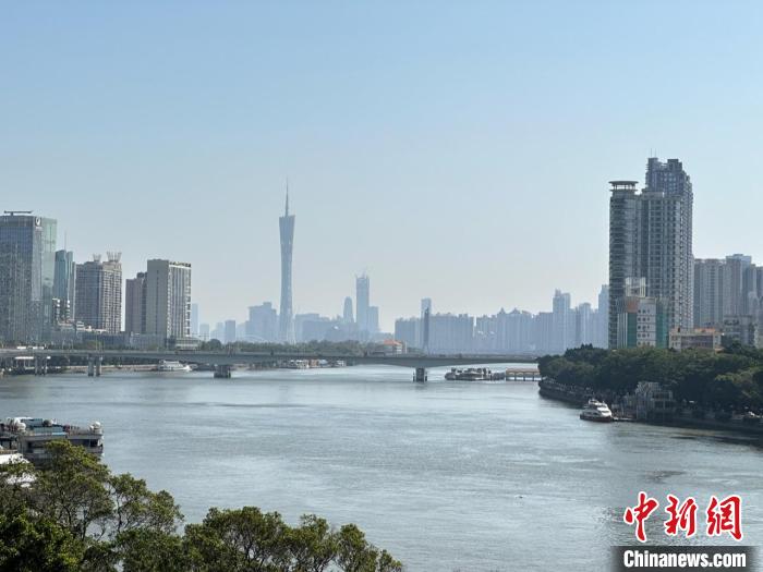 冷空气影响广东粤北韶关气温骤降近10℃
