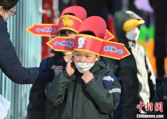 长春小学生返校学校“花式”迎接