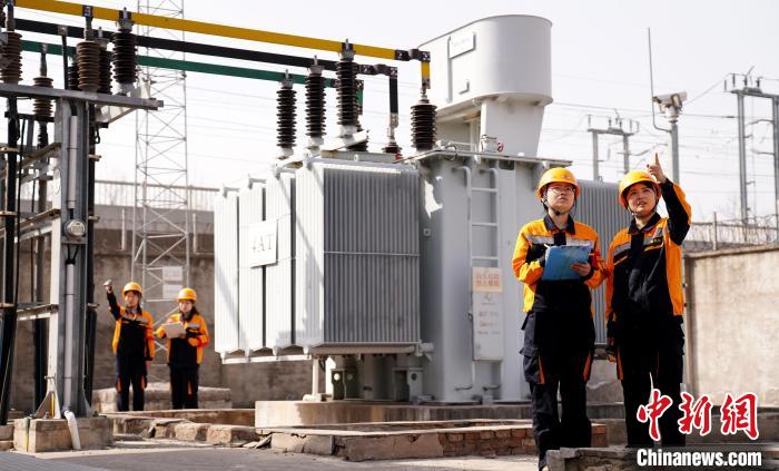 守护高铁线路“心脏”：“木兰”班组铁路绽芳华