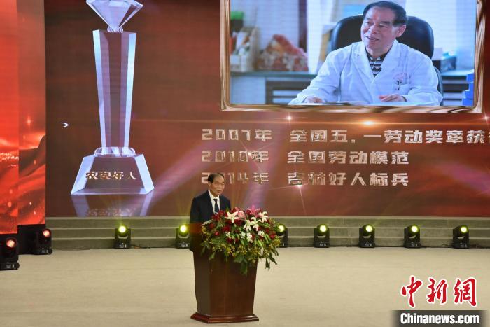 高宝华在报告会上做事迹分享 农安县委宣传部供图