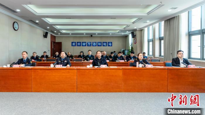 川渝两地开展跨界流域水环境联合执法行动