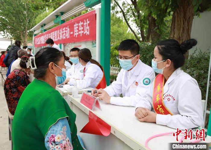 开展专科联盟义诊活动。(资料图) 第一师医院供图