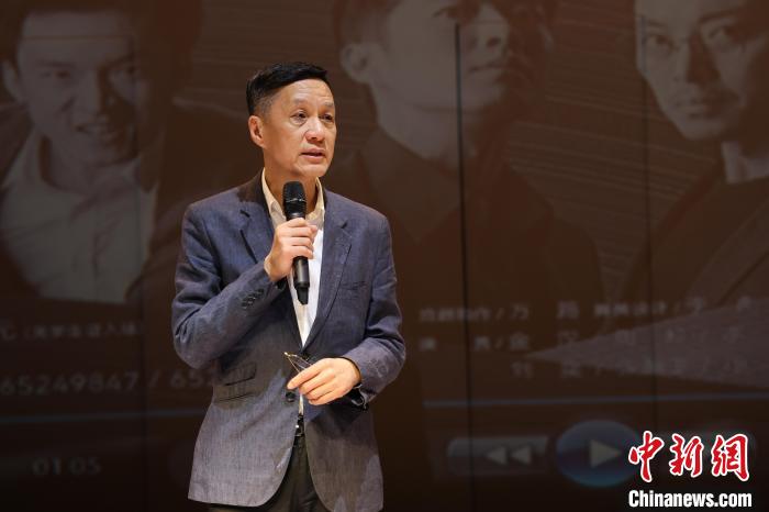 何冰执导《赵氏孤儿》：要为年轻演员创造发光的机会