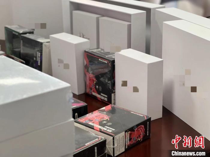 成本40元售价上千元上海宝山警方全链条捣毁一生产、运输、销售非国标电子烟犯罪团伙