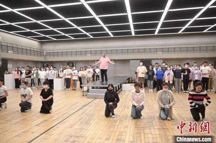 探班歌剧《托斯卡》：关于象征与真实
