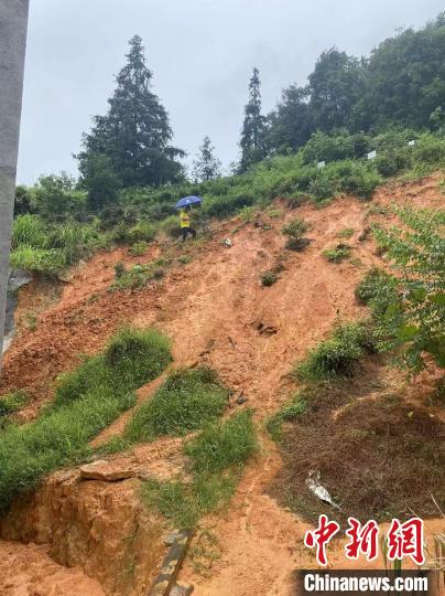 贺州市昭平县文竹镇桂花村山体滑坡现场。 广西自然资源厅供图 贺州市昭平县文竹镇桂花村山体滑坡现场。 广西自然资源厅供图