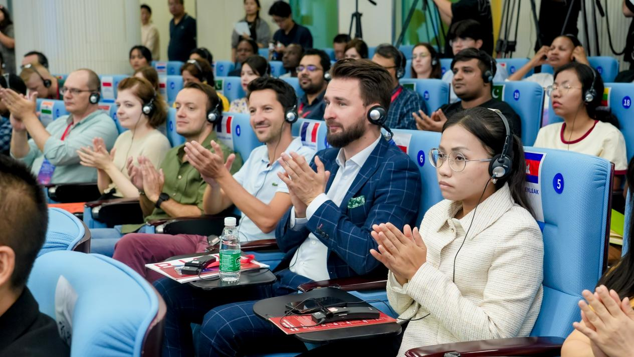 开班仪式现场。 学校供图